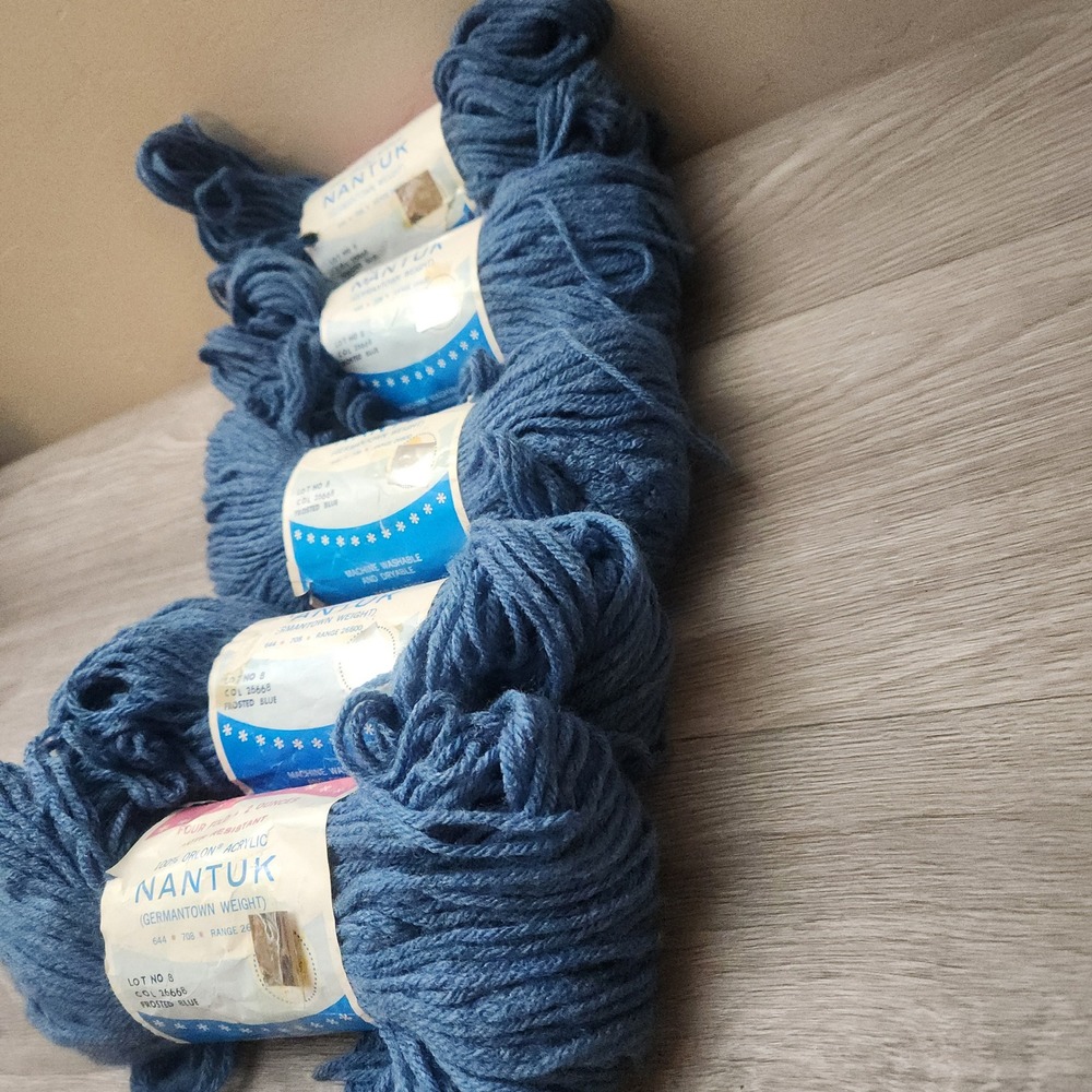 Vintage Penneys Frosted Blue Nantuk Yarn 8oz Germantown Weight Orlon Acrylic - Picture 2 of 12
